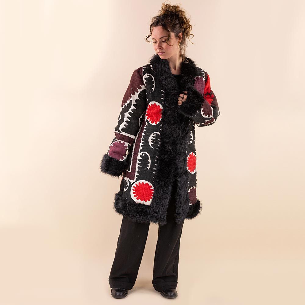 Afghan Suzani coat Sharifa zwart - rood