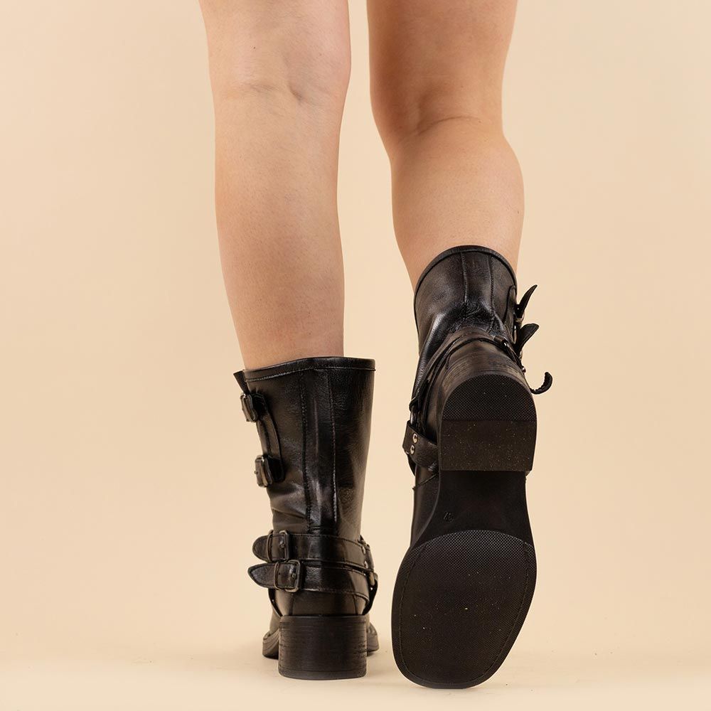 La Pintura halfhoge bikerboots buckles metallic