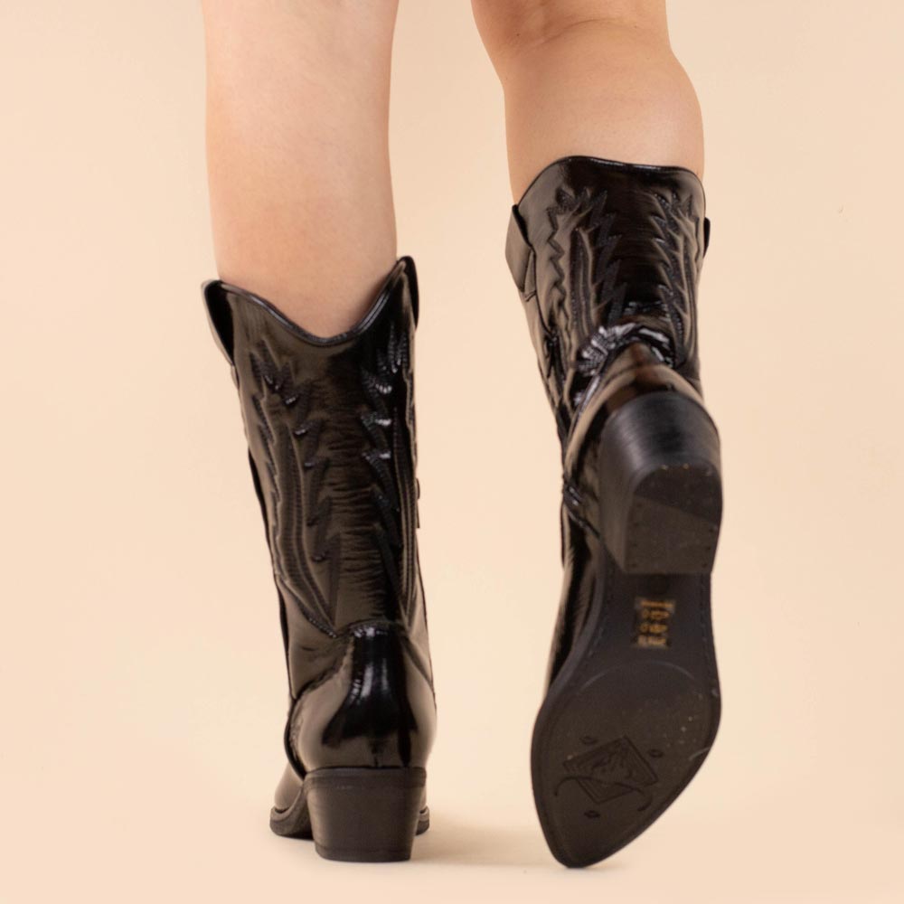 Botas vaqueras La Pintura charol negro