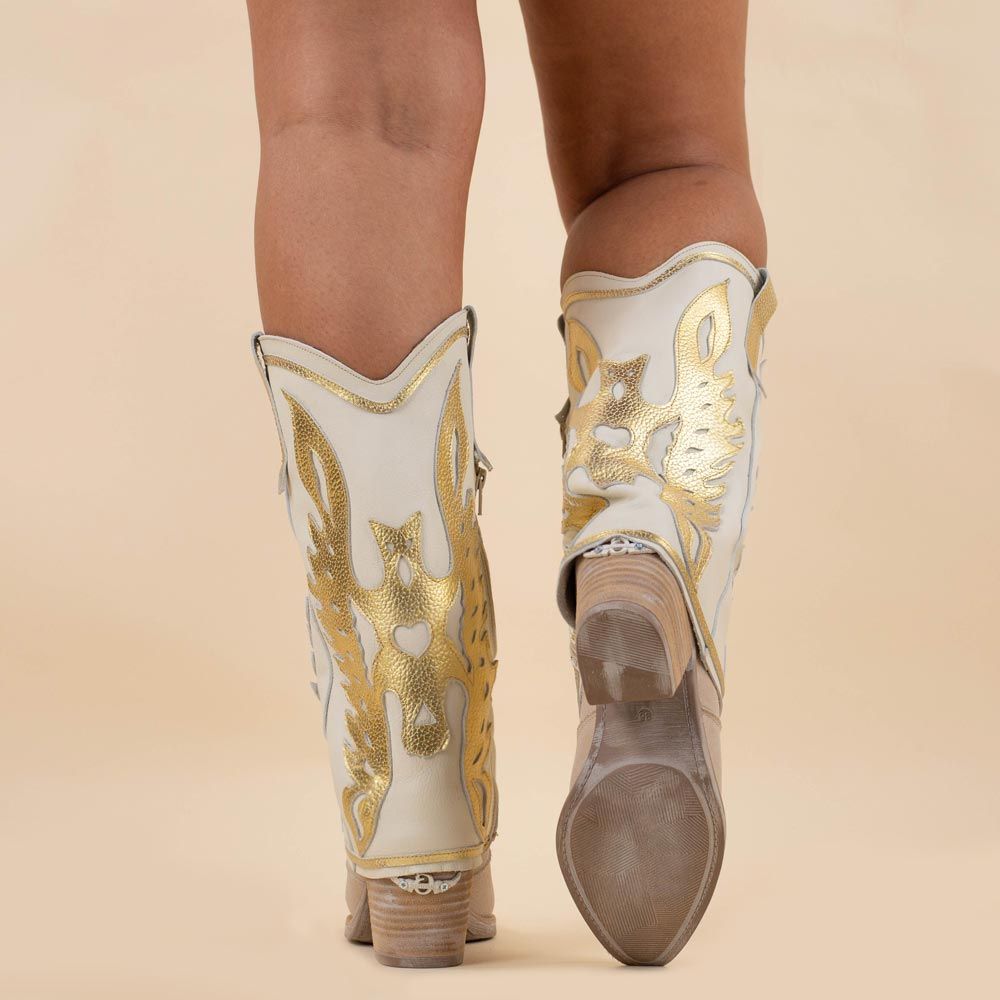 Botas bohemias Nemonic 2381 en color blanco roto y champán