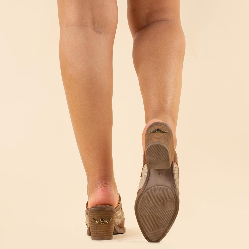 Zuecos boho Nemonic 2379 coñac