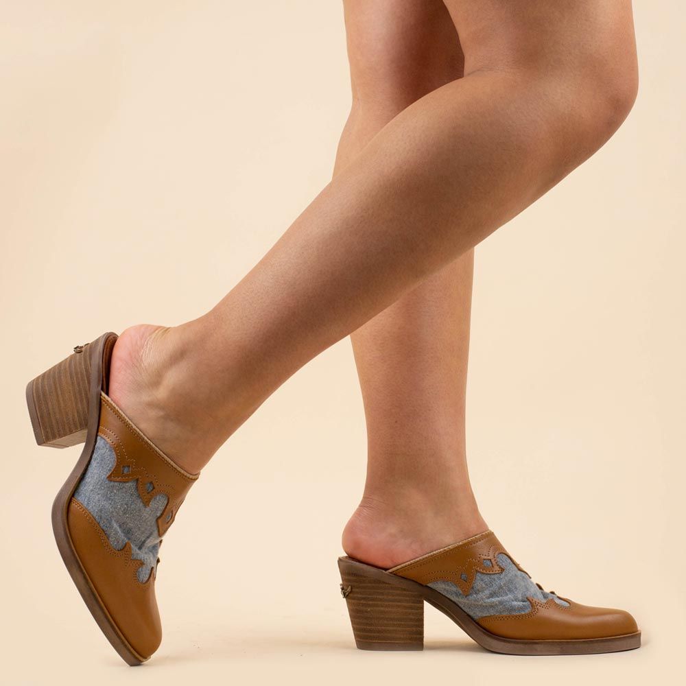 Zuecos boho Nemonic 2379 coñac - jeans