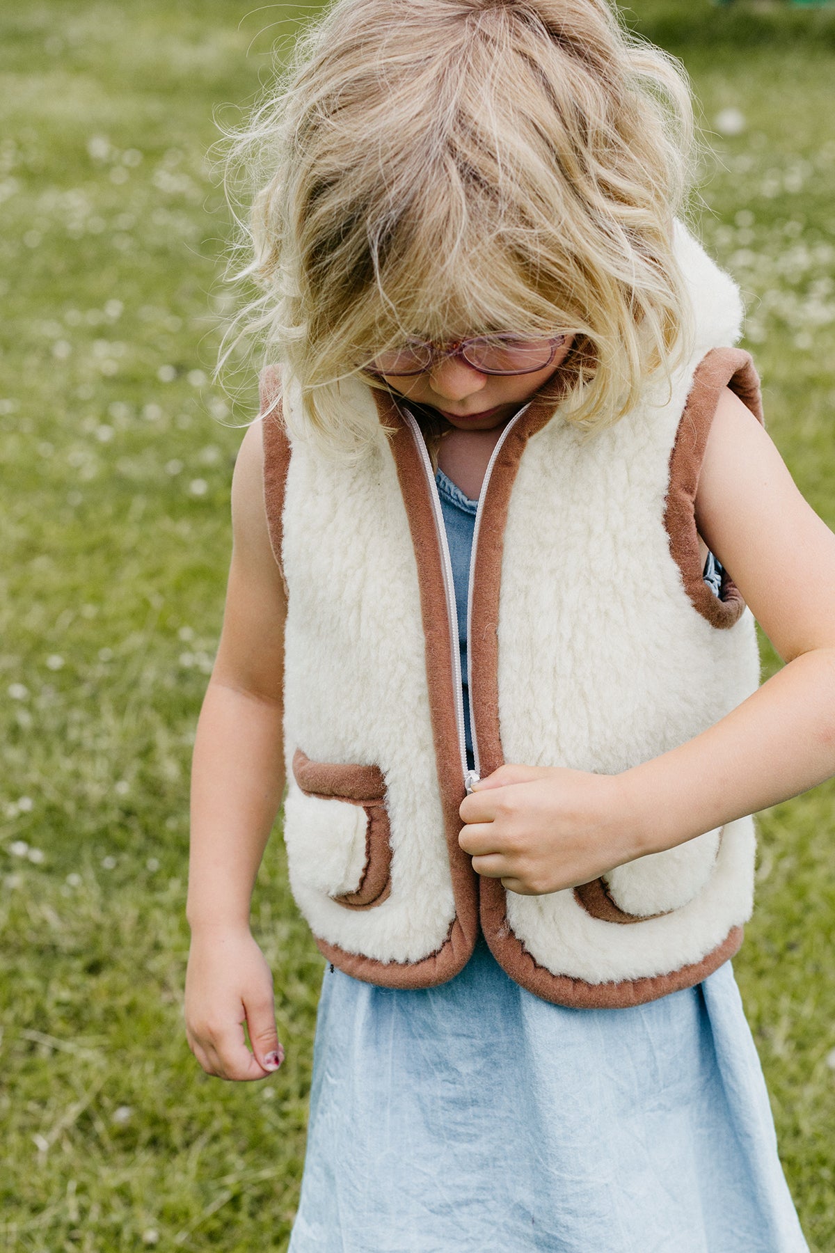 Kids vest wool brown hooded - zipper