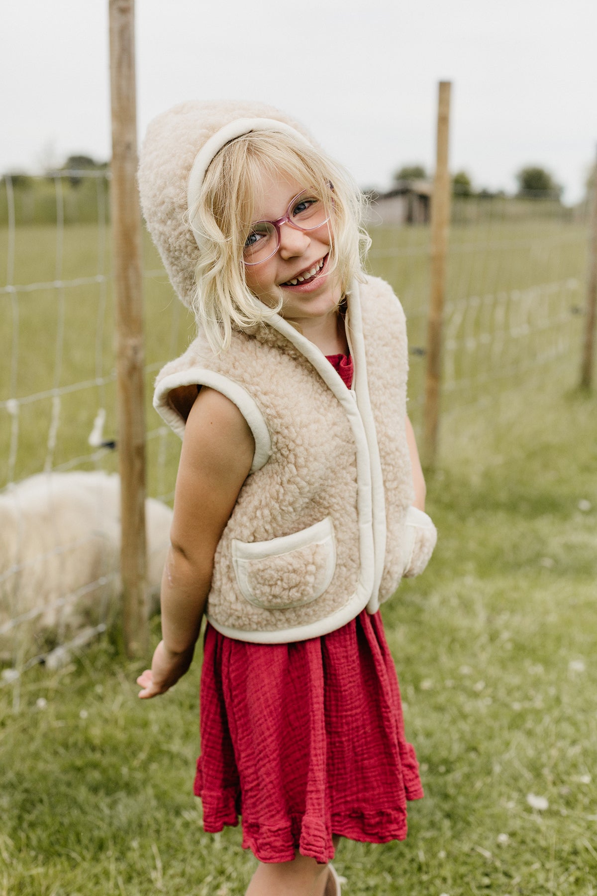 Kids vest wool camel hooded - zipper