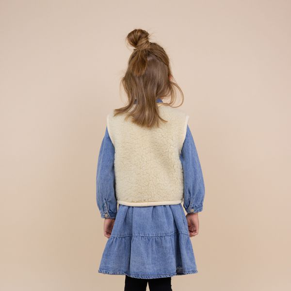 Kids vest wool wooden closing