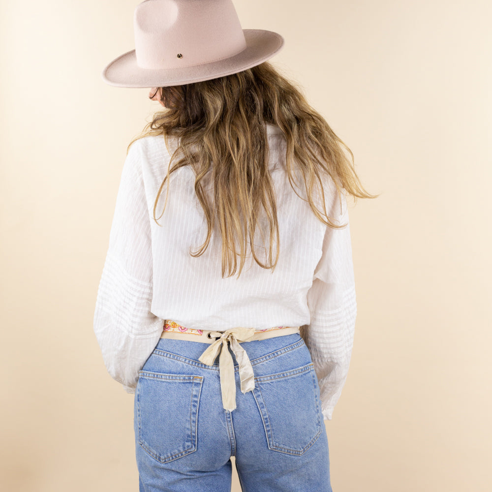 Belt beige embroidery